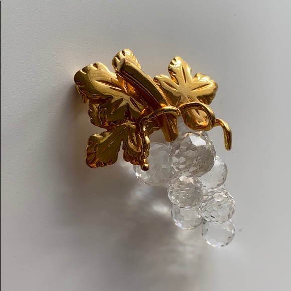 Swarovski Crystal Memories grape cluster brooch - Picture 4 of 6